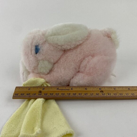 Vintage Plush Bunny Rabbit Stuffed Animal Rattle Toy Bunny With Yellow Blanket - Picture 8 of 8